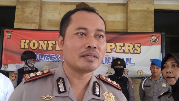 Berita Terbaru di Jogja: Polres Gunungkidul Gelar Operasi Patuh Progo 2020 dan Bagikan Masker