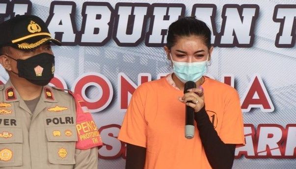 Masuk Sel Pria, Ini Alasan Millen Cyrus Ogah Operasi Kelamin