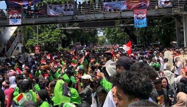 DLH DKI Kumpulkan 43,17 Ton Sampah usai Pesta Rakyat Pelantikan Prabowo-Gibran