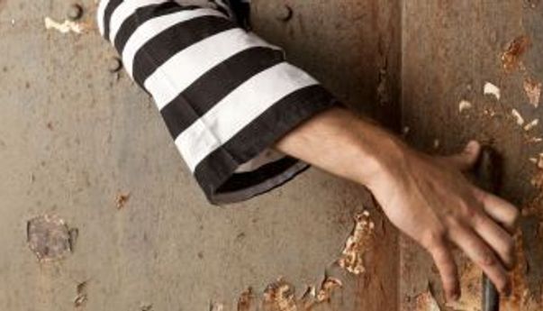 Bandar Narkoba di Sulsel Kabur dari Tahanan, Dibantu Istri dan Polisi