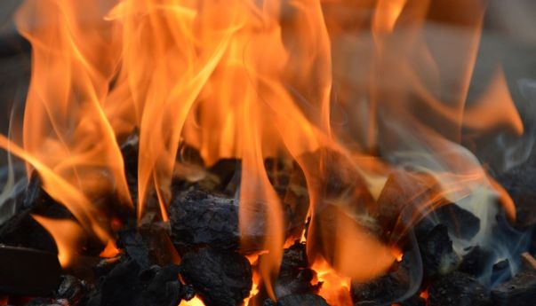 Mengerikan! Perempuan di Teluk Kendari, Sulawesi Tenggara, Dibakar Orang Tak Dikenal