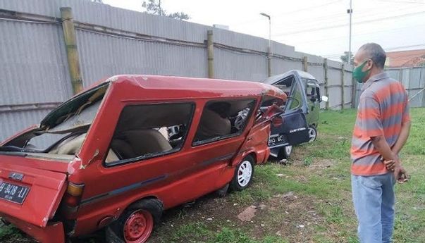Dua Orang Tewas, ini Pengakuan Sopir Truk yang Hantam Dua Mobil di Salatiga