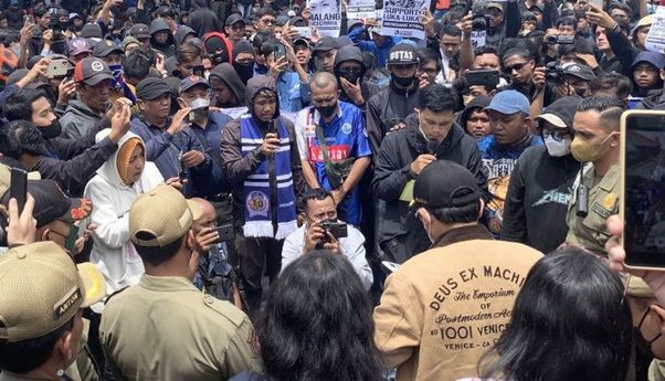 Di Depan Massa Aremania, Wali Kota Malang Sutiaji Janji Kawal Proses Hukum Tragedi Kanjuruhan
