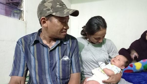Tega! Bapak Kos Ganti Gembok Kamar, Bayi 1 Bulan Tidur di Atas Gerobak Sampah
