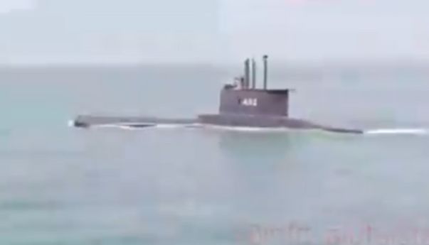 Video 40 Detik Penampakan Nanggala-402 Papasan dengan KM Kelud Sebelum Hilang Kontak