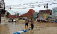 Aktivitas Lumpuh, Banjir Sampang Memakan Korban Jiwa