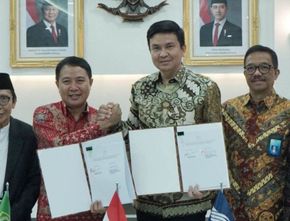 Kemenag dan Garuda Indonesia Teken Perjanjian Kerja Sama Penerbangan Haji 2025