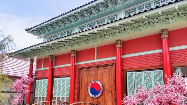 Merasakan Atmosfir Seoul Tanpa Perlu Ke Korea, Kunjungi Saja Kampung Korea Di Bandung