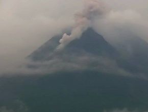 Berita Gunung Merapi: Siang Ini Luncuran Awan Panas Terjadi Menuju Kali Krasak