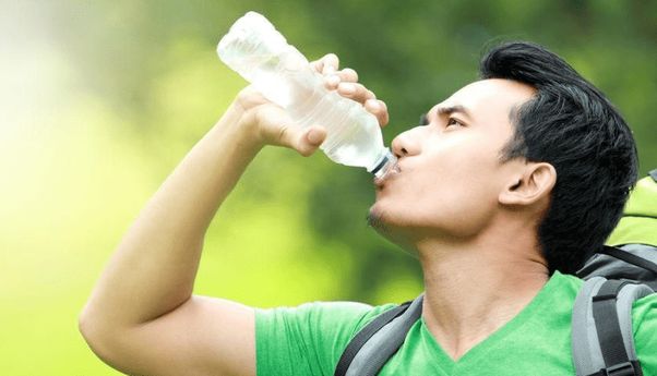 Minum Air Putih Secara Berlebihan Sebabkan Overdehidrasi, Kenali Sebab dan Gejalanya