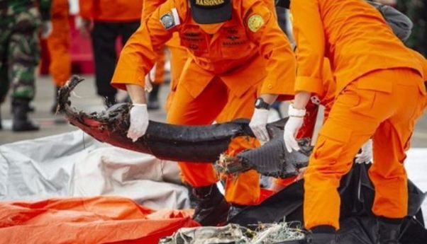 Update Kecelakaan Pesawat Sriwijaya Air SJ-182: Tim Penyelam Temukan Dompet Rahmania Ekananda