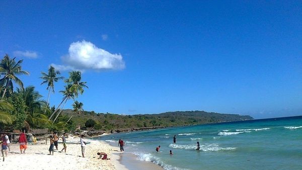 Pesona Pantai Bali Lestari di Pantai Cermin Kanan, Bali-nya Serdang Bedagai