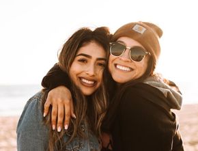 8 Tanda Orang yang Bersama Kamu Saat Ini Adalah Sahabat Sejati