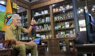 Kades Banyumas ke Ganjar: Pak Gubernur Datang ke Sini, Nanti Tak Ajari Carane