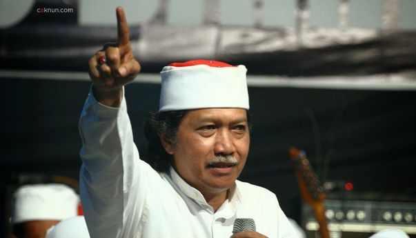 6 Laskar FPI Ditembak Mati, Cak Nun: Saatnya Dialog 4 Mata antara Jokowi dengan Habib Rizieq