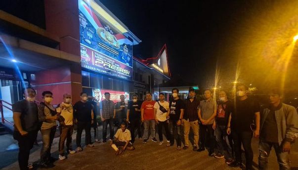 Hobi Colong Plat Besi, Dedi Dikasih 'Hadiah' Timah Panas di Kakinya
