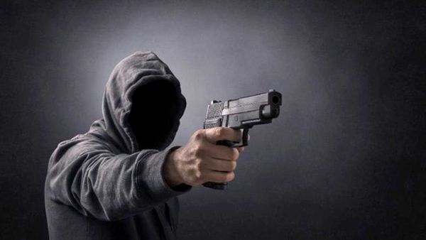 Polisi Main Tembak-Tembakan, Kawan Sendiri Ditembak Beneran