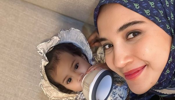 Zaskia Sungkar dan Irwansyah Adopsi Bayi Perempuan: Allah yang Pertemukan Kita