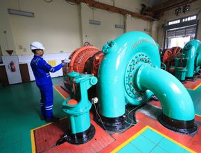 Menelisik PLTA sebagai Infrastruktur Kunci untuk Pertumbuhan Industri dan Ekonomi Daerah