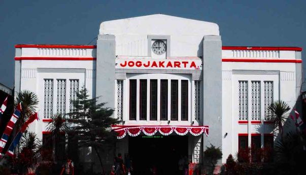 Mau Berlibur ke Jogja Naik Kereta? Ini Stasiun di Jogja yang Dekat dengan Malioboro