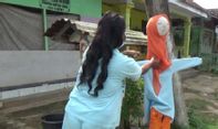 Dapat Teror dan Kejadian Aneh, Warga Lumajang Ramai-Ramai Pasang Orang-orangan