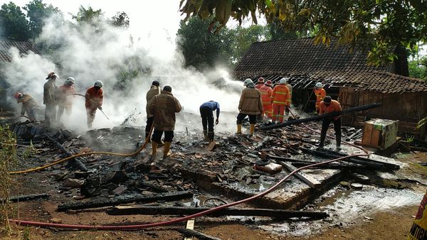 Berita Jateng: Terjadi Kebakaran Rumah di Kelurahan Jatisari Kota Semarang