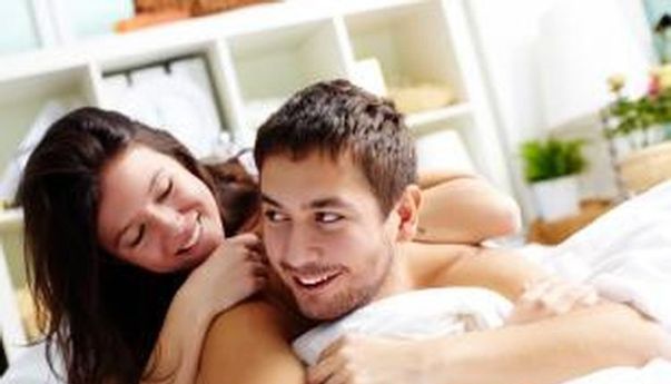 Menggunakan Putih Telur sebagai Pelumas Alami Saat Bercinta, Bahayakah?