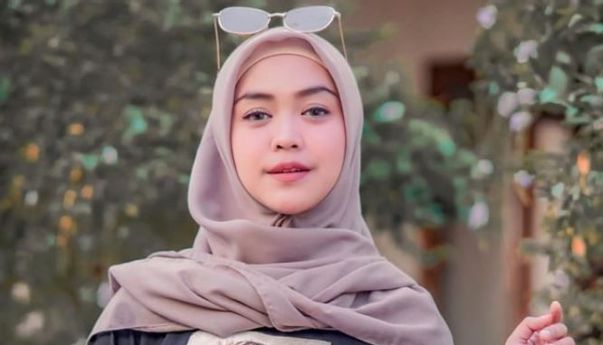 Nyaris di-Drop Out, Cerita Ria Ricis Tuntaskan Kuliah 7 Tahun