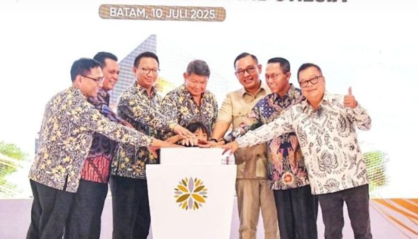PLTA Kayan Hydro Energy Disinggung Hashim Saat Resmikan Pabrik Timah Batam