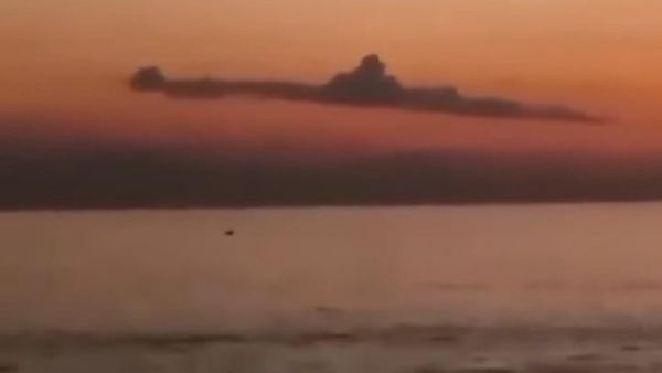 Awan Mirip Kapal Selam di Langit Bali Viral, Mirip KRI Nanggala 402