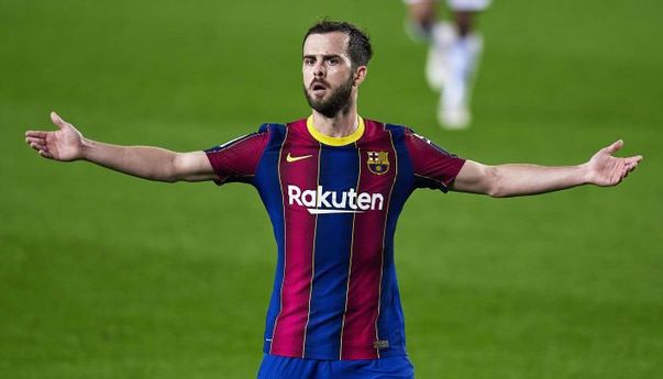 Dilepas Barcelona, Miralem Pjanic Akan Berlabuh ke Tim Ini