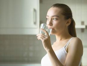 Pentingnya Cukupi Kebutuhan Minum Air Putih, Penuhi Kebutuhan Cairan hingga Detoksifikasi