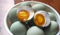 Ini Cara Membuat Telur Asin Tanpa Bubuk Abu atau Bubuk Batu Bata Merah