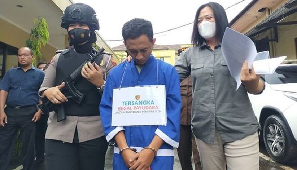 Tertunduk Malu! Pelaku Begal Payudara Terhadap Gadis Muda Di Bogor, Diarak Dari Alun-Alun Sampai Stasiun