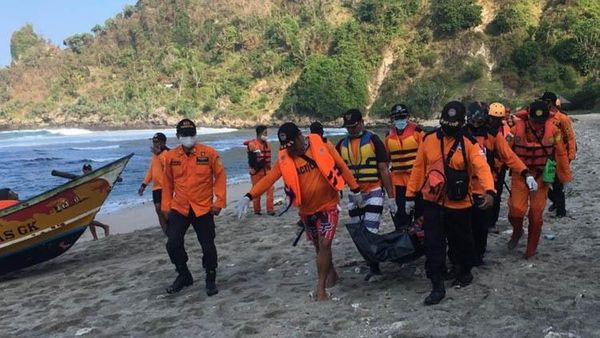 Berita Jogja: Terseret Ombak di Pantai Wedi Ombo, Jasad Pemancing Ditemukan Mengambang di Pantai