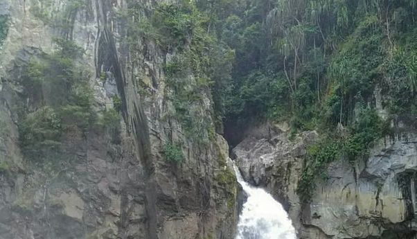 Berkunjung ke Air Terjun Turbo di Tomuan Holbung yang Memiliki Pemandangan Menakjubkan