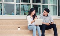 Tak Perlu Heran Lagi, Inilah 5 Tanda Seseorang Jatuh Cinta Kepada Kita