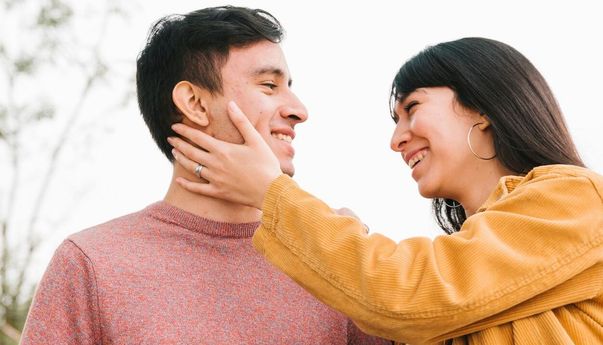 6 Tanda Sang Kekasih Benar-benar Berkomitmen dalam Hubungan