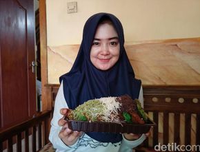Wanita Cantik Asal Ponorogo Jadi Penjual Kue Cucur Demi Lunasi Hutang Senilai Rp3 Miliar