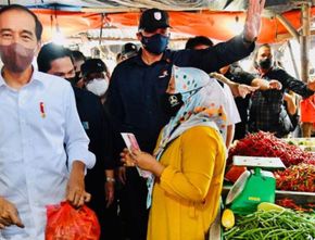 Cabai 2 Kg Dibeli Jokowi dengan Rp200 Ribu Plus Kasih Bantuan Modal, Pedagang di Pasar Baru Tanjung Enim: Aku Terima Kasih Pak