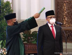 Breaking News! Presiden Jokowi Resmi Lantik Azwar Anas Jadi Menpan RB Gantikan Almarhum Tjahjo Kumolo