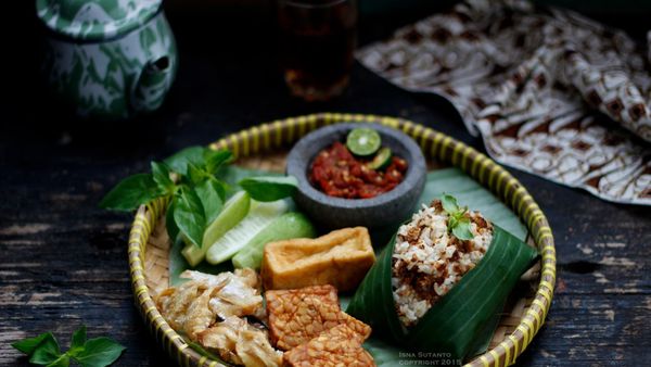 Makanan khas tasikmalaya dengan bumbu ala sunda yang meningkatkan selera