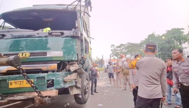 Polisi Pastikan Tidak Ada Korban Tewas Ditabrak Truk Ugal-ugalan di Tangerang, Korban Luka 6 Orang