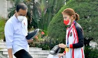Greysia Polii Jualan Sepatu ke Jokowi: Saya Enggak Ngasih Loh Pak, Bapak Beli 1 Yah