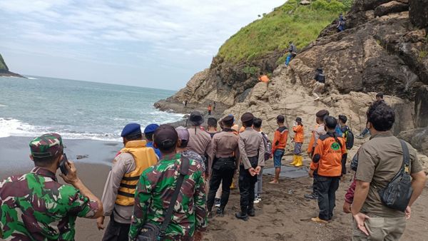 Ramai Ritual Maut di Pantai Payangan Jember, 11 Orang Tewas Dilaporkan Jadi Korban