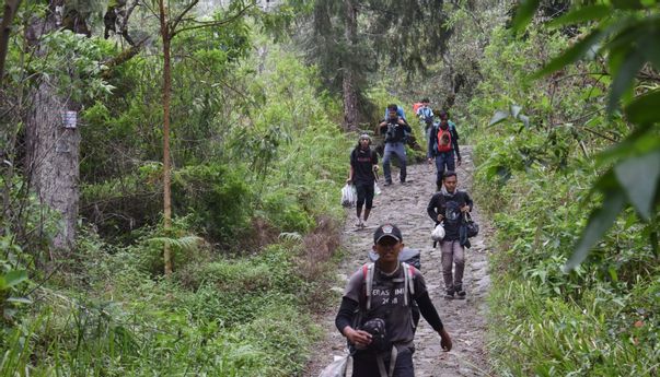 Berita Jateng: Jalur Pendakian Gunung Lawu Dibuka Ini Pesan Bupati Karanganyar