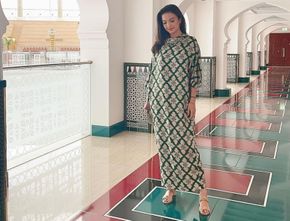 Raline Shah Dapat Teguran karena Pakai Sepatu ke dalam Masjid, Netizen Salah Paham?
