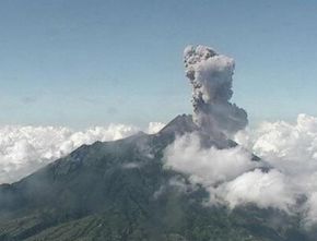 Berita Jogja: Penjelasan BPPTKG Soal Dua Kali Gempa Guguran Gunung Merapi pada Rabu Malam