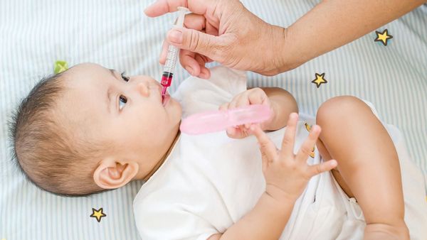 Mom, Ini Tips Mudah untuk Memberi Obat Pada Bayi