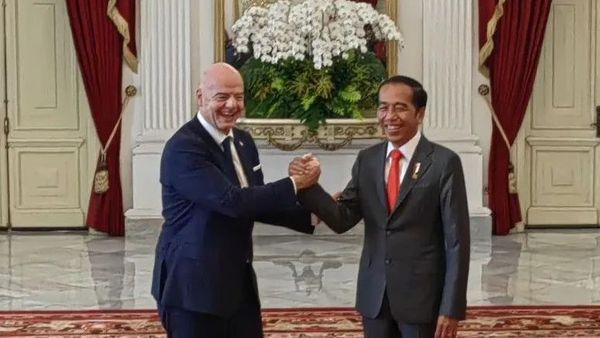 Bertemu Gianni Infantino, Jokowi Sebut FIFA Akan Lama Berkantor di Indonesia